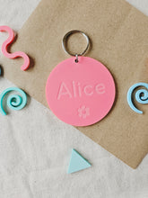 Load image into Gallery viewer, Custom Name Keychain - Round