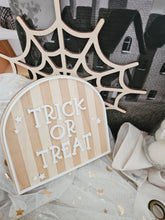 Load image into Gallery viewer, Halloween Trick Or Treat Plaque
