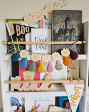 Load image into Gallery viewer, Wooden Halloween Eyeball Garland