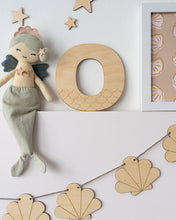 Load image into Gallery viewer, Wooden Scallop Detail Letter